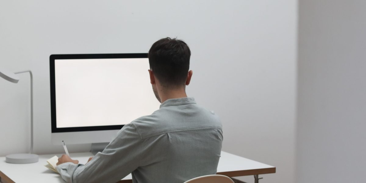 This article explains how online life coaching can help people struggling with social anxiety by offering a practical, goal-focused alternative to traditional t...
